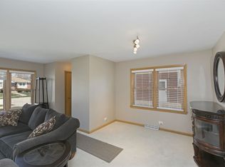 11047 Boeger Ct, Westchester, IL 60154