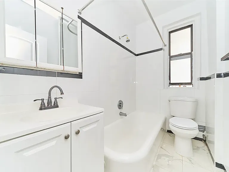 13 Cumming St #4G — Photo 5