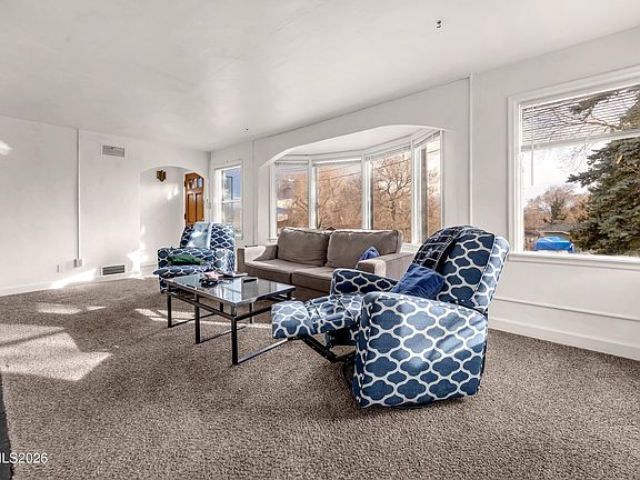 3rd image of 1111 Strand Pl