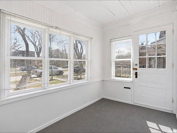 4th image of 610 Albert AVENUE