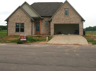 192 Kensington Cv, Dyersburg, TN 38024