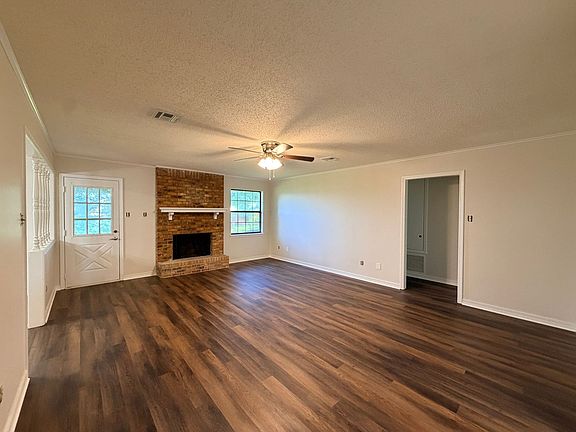 3rd image of 217 Flagg Dr