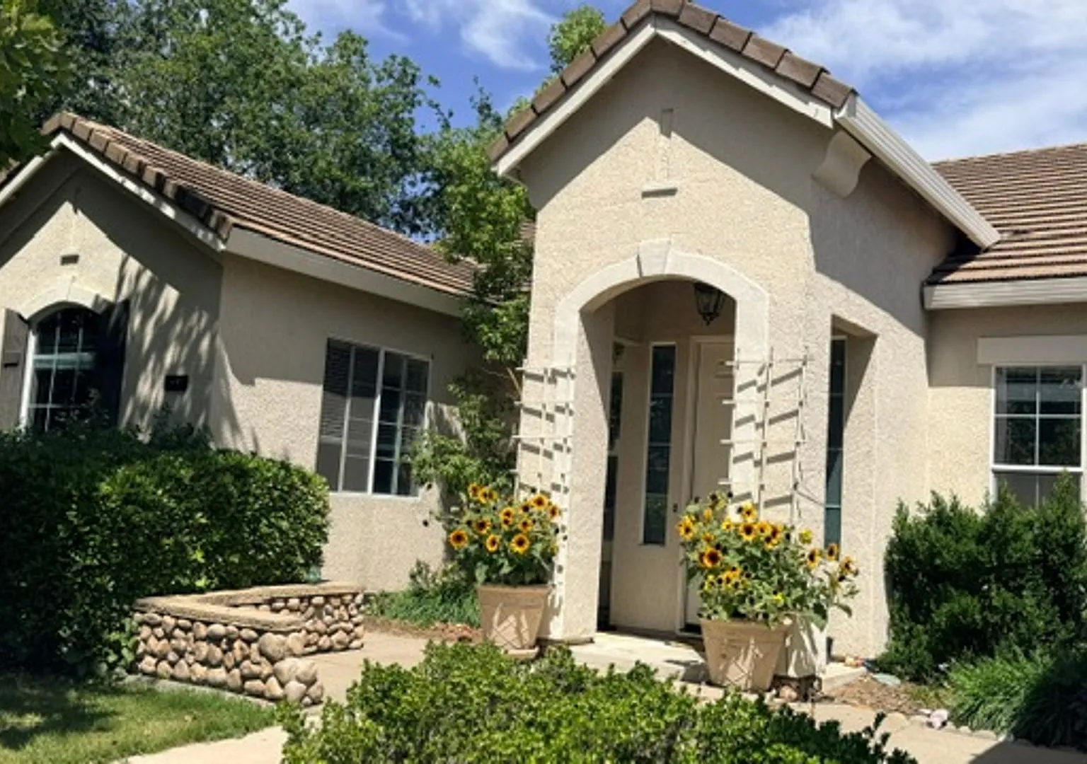 Spacious 5bd/3ba Rocklin Home — Photo 1