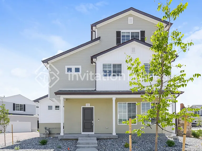 3341 Streamwood Dr — Photo 1