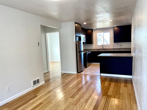 3rd image of 39039 Mission Blvd #B