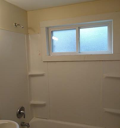 5th image of 201 Chandler Dr #1-27C-1