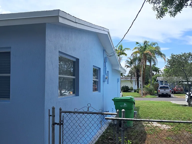 8361 NW 28th Pl — Photo 26