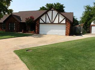 1708 Eastwood Cir, Moore, OK 73160