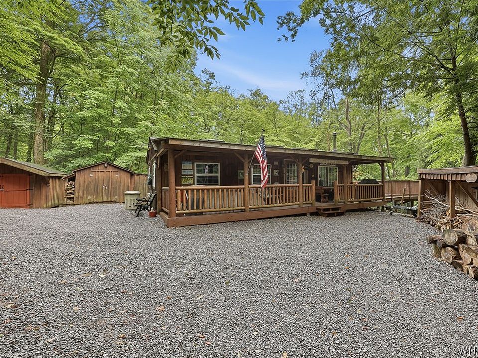 1st image of 22 Hemlock Rd