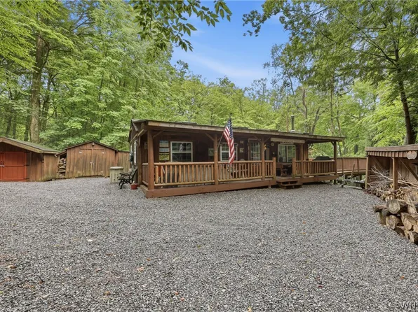 22 Hemlock Rd, Varysburg, NY 14167