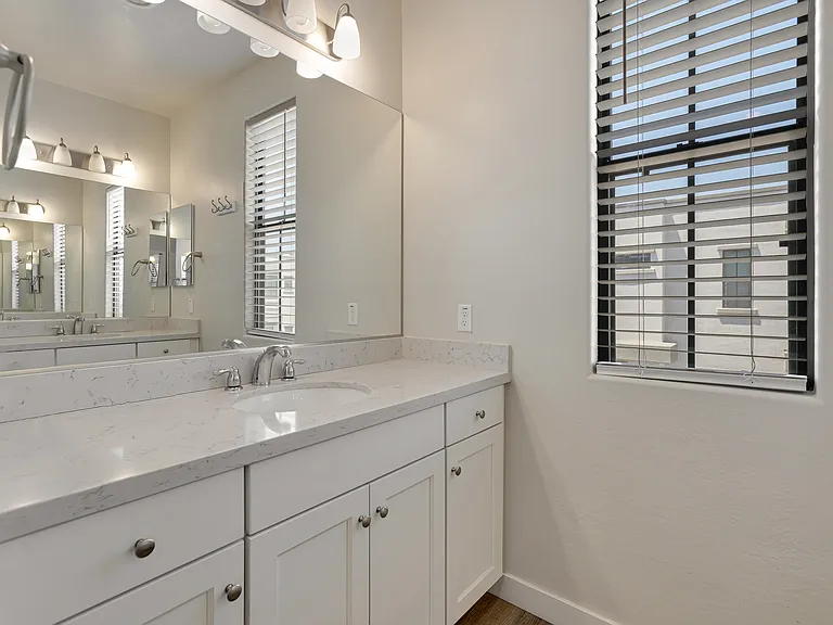 2nd Vanity in Master Bath
