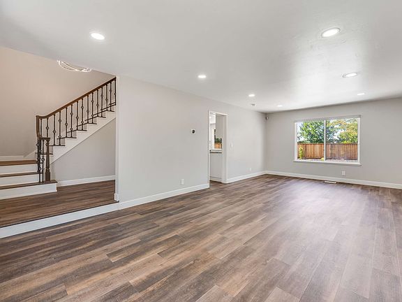4th image of 3147 Shriver Dr