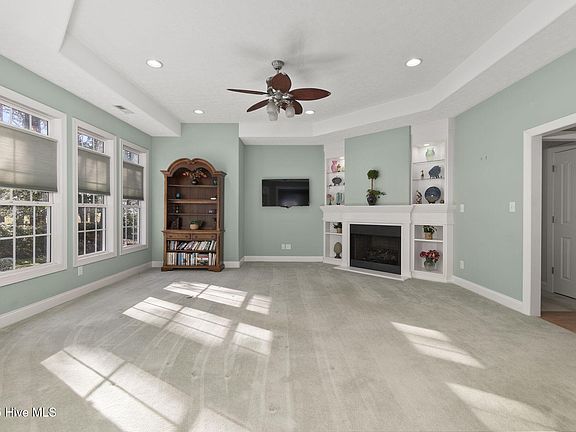 4th image of 406 Hillcrest Drive
