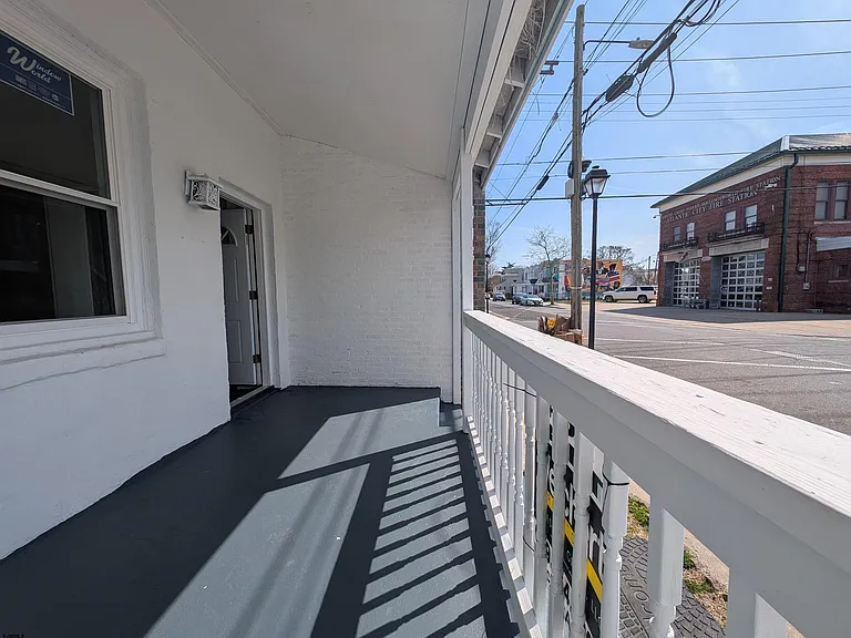 803 N Indiana Ave — Photo 5