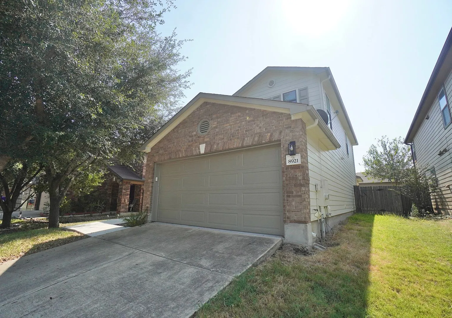 Stunning 3 Bed, 3 Bath Single-Family Residence in Southeast Austin! — Photo 2