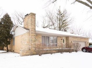 221 W McConaughy Ave, Rochelle, IL 61068