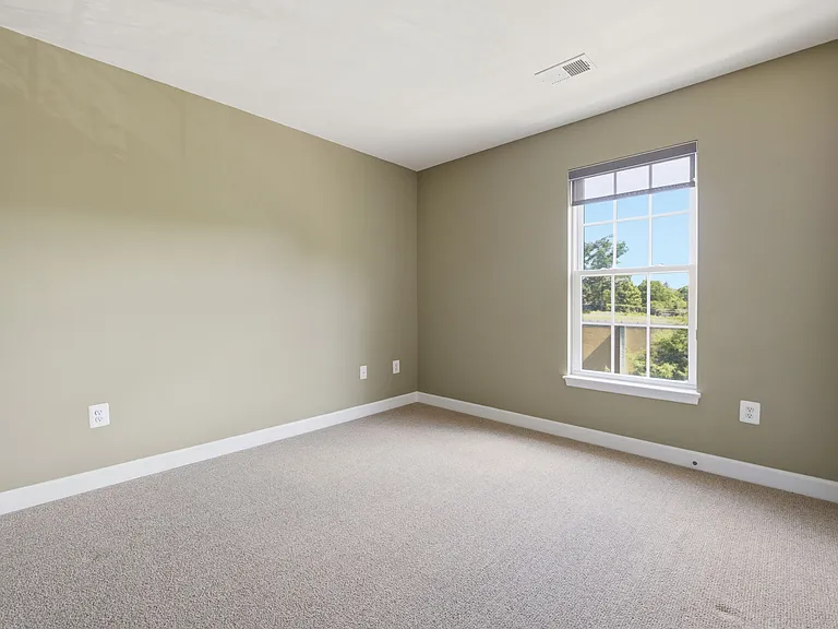 4473 Beacon Grove Cir #B — Photo 33