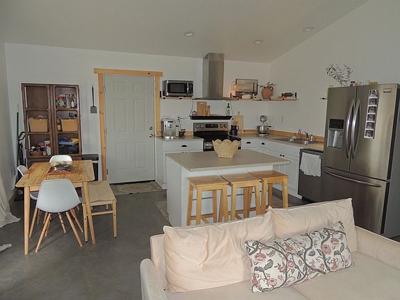 3rd image of 25850 Prairie View Ln N