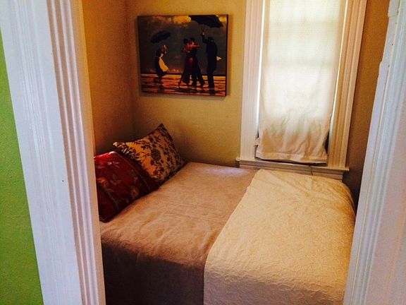 Front Bedroom off of Living Room (Queen)