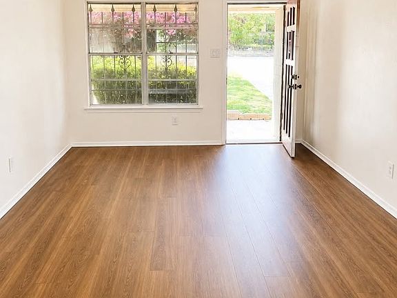 5th image of 1001 Glen Garden Dr