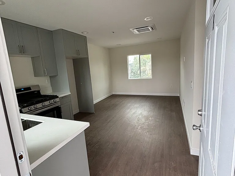 14316 Christine Dr — Photo 26
