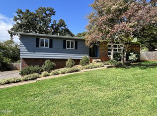 513 NW Bardon Rd, Knoxville, TN 37919