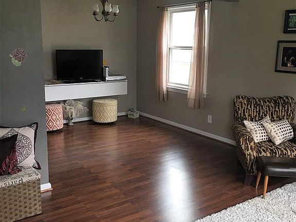 4th image of 1399 Warrington St