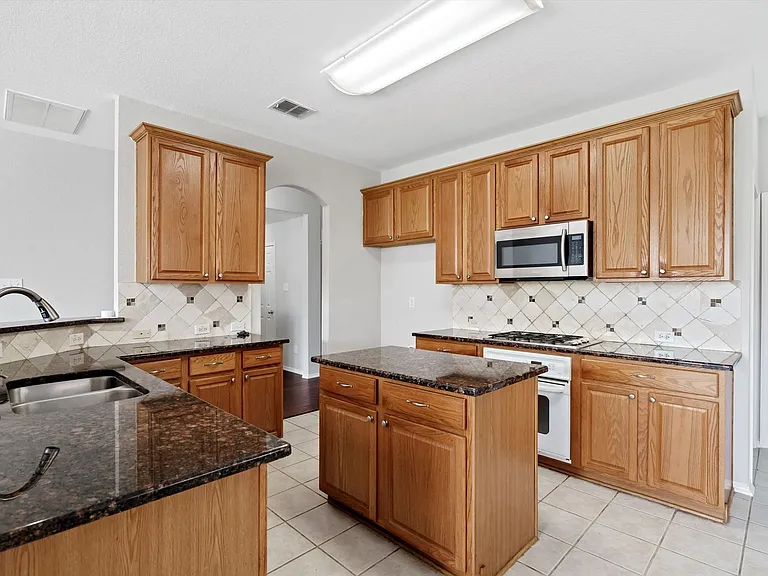 4404 Waskom Dr — Photo 10