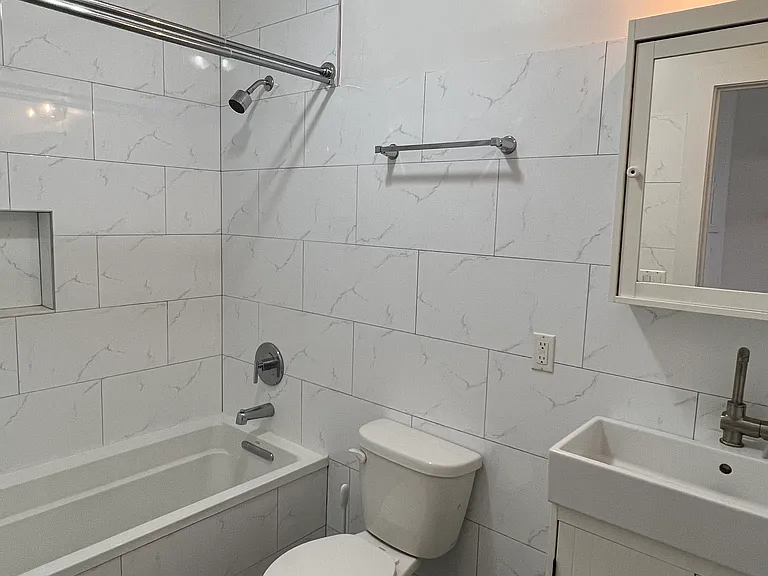 152 Franklin St #2R — Photo 10