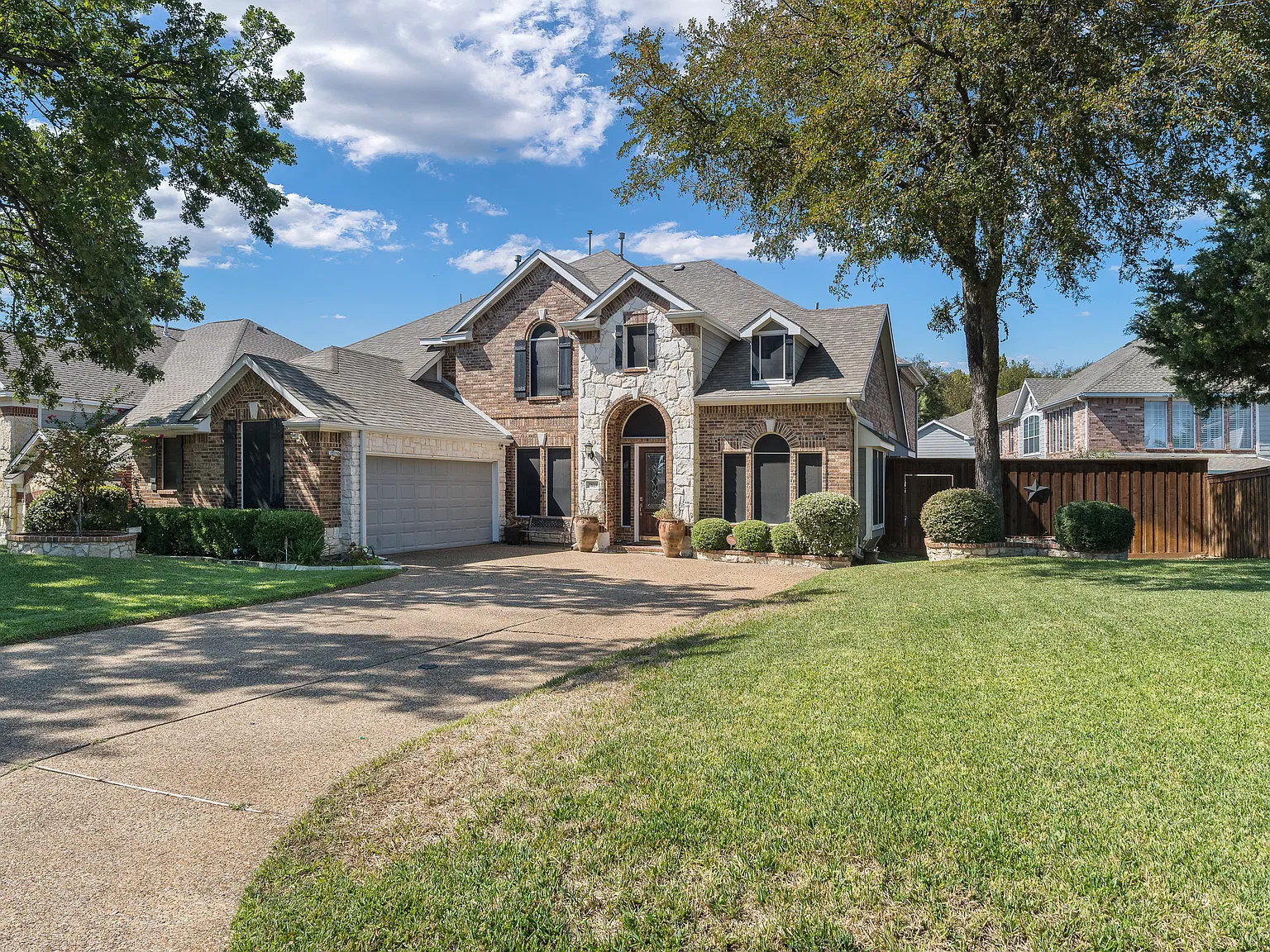 5 bed, 3607 sqft, $3,995 — Photo 3