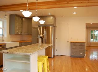 2039 NE Holman St, Portland, OR 97211