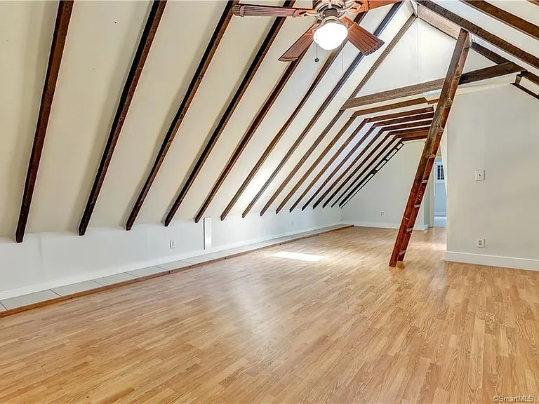 28 Edwards St #2 — Photo 33
