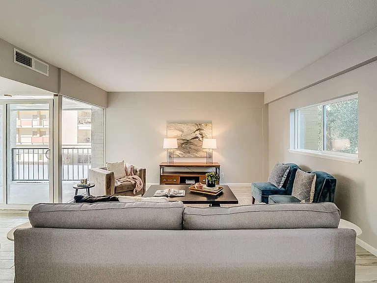 351 E Thomas Rd #D201 — Photo 5