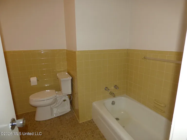 238 Westview Cir — Photo 7