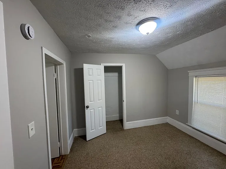9611 Dunlap Ave — Photo 17