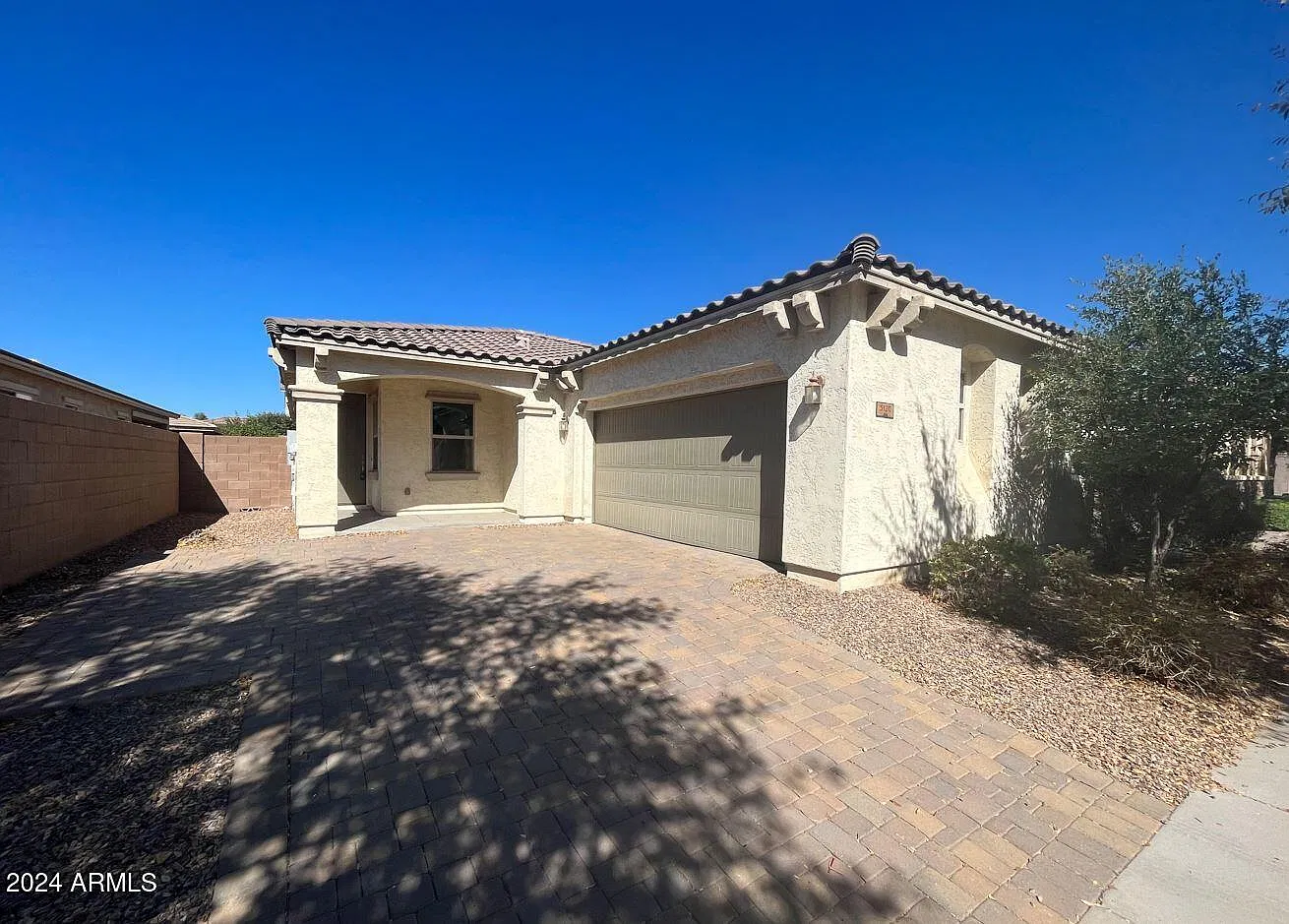 3 bed, 2.0 bath, 1768 sqft, $2,195 — Photo 1
