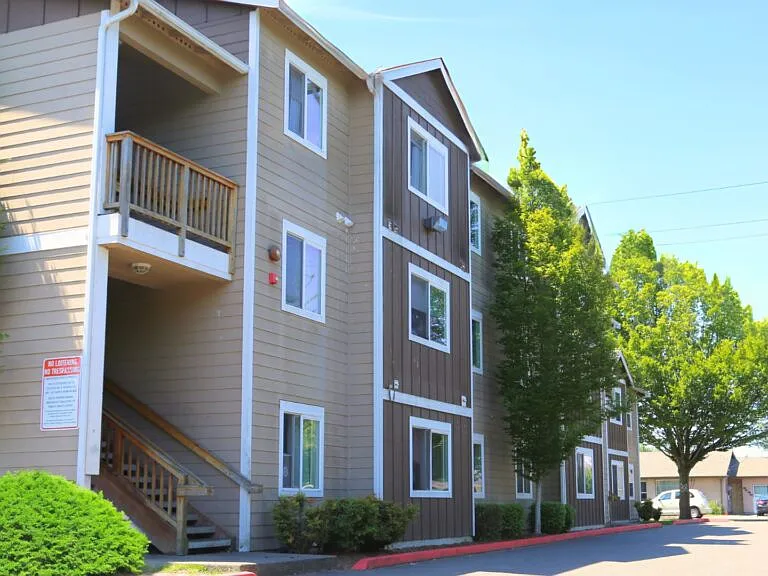 Tuscany Court Apartments — Photo 5