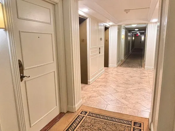 710 Humberwood Blvd #2709, Toronto, ON M9W 7J5