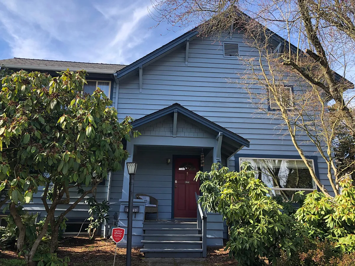 Building Photo - 34th Ave NE