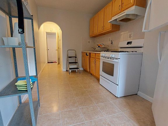 4th image of 13010 Hillside Ave #2