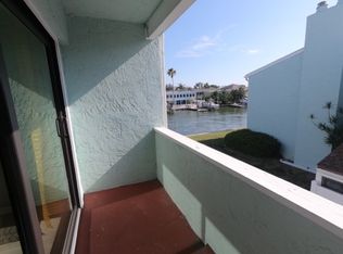 1 Windrush Blvd APT 98, Indian Rocks Beach, FL 33785
