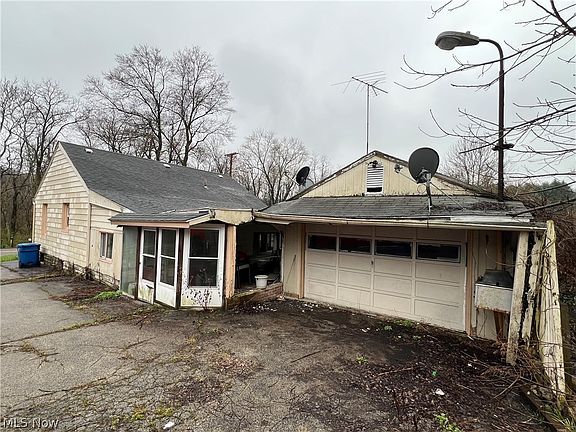 4th image of 6944 E Wood St