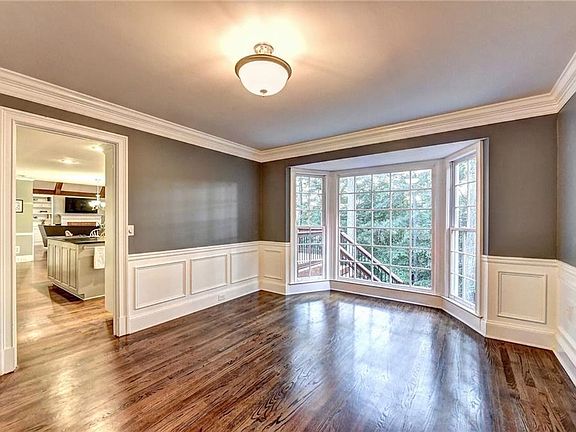 4th image of 8690 Lake Glen Ct