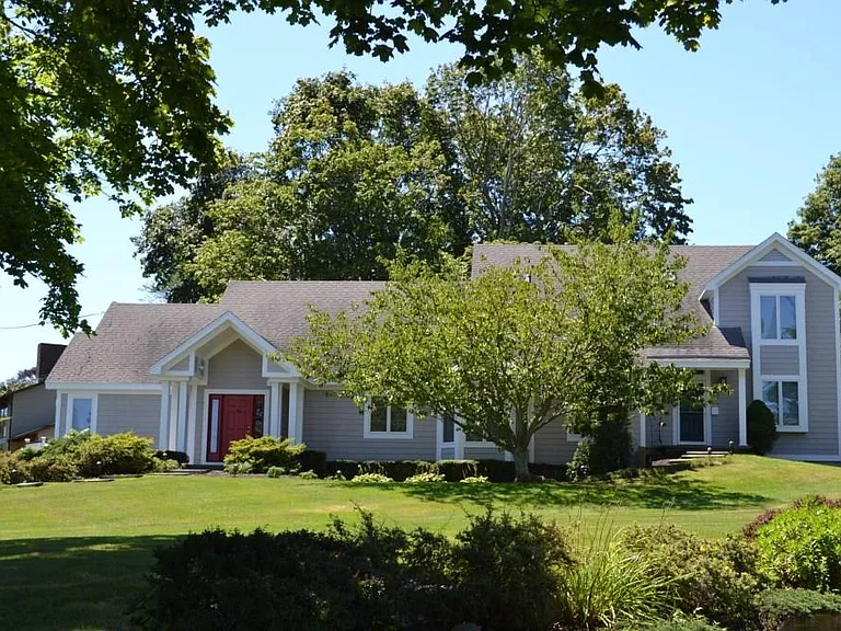 179 Eustis Ave — Photo 1