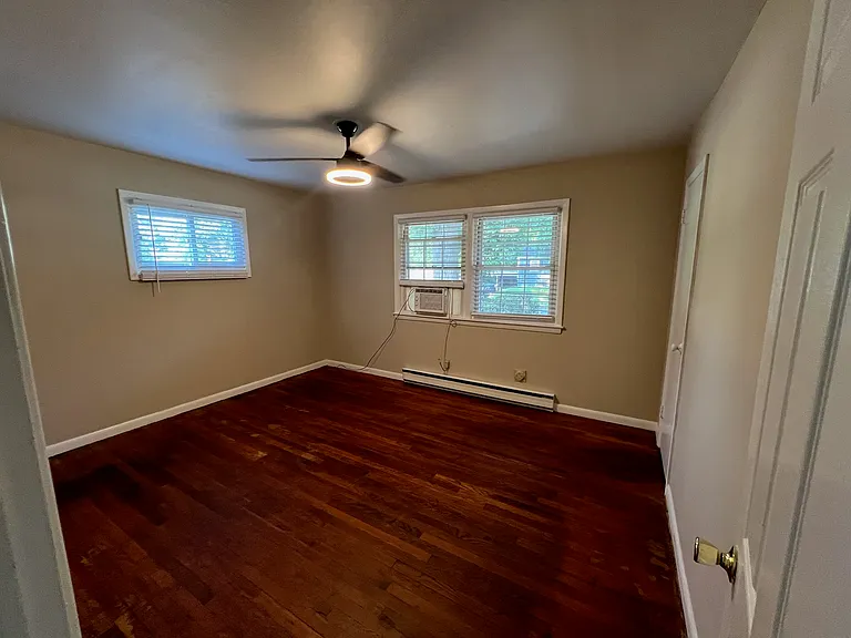 1405 Larson St — Photo 22