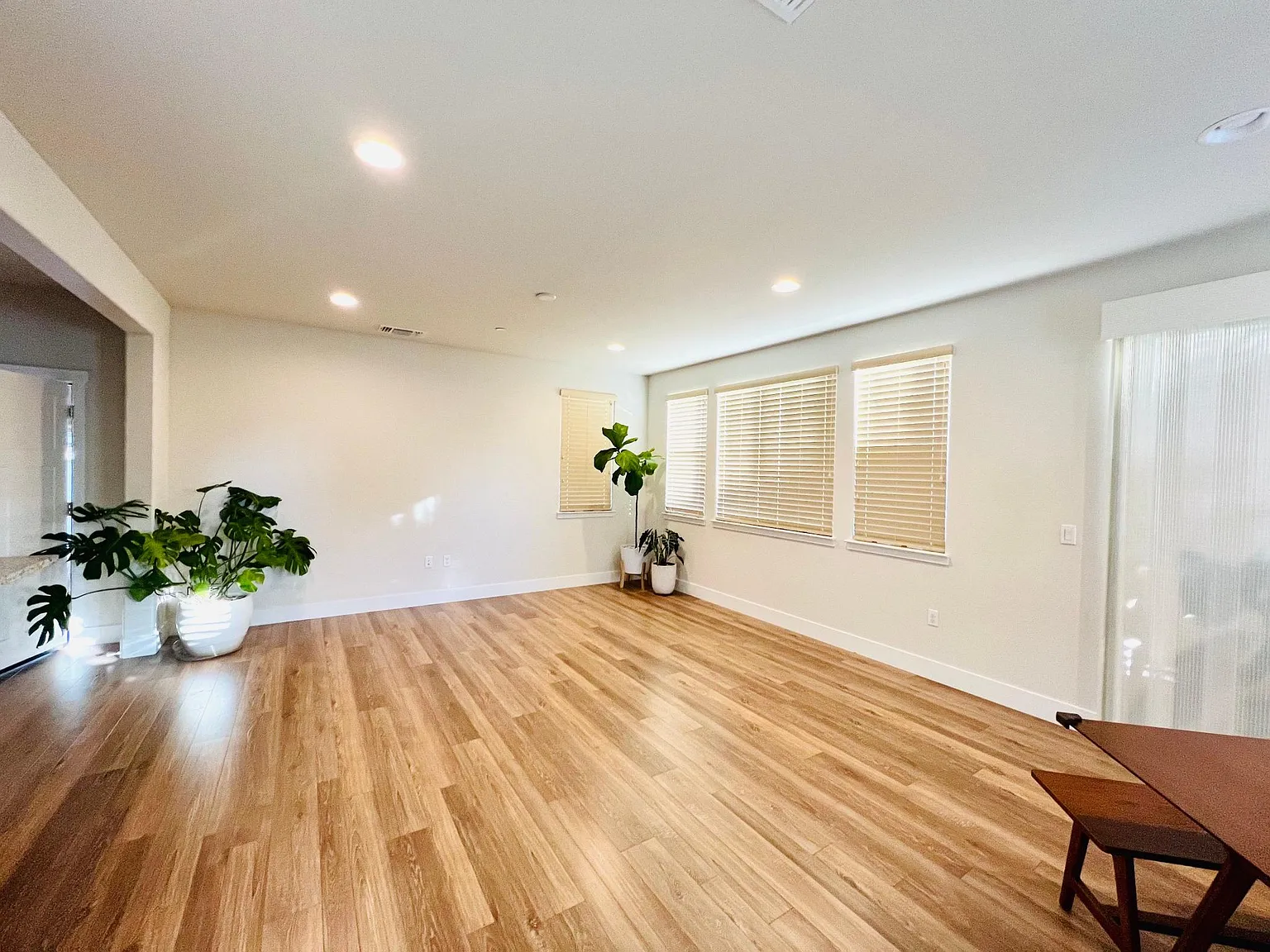 3 bed, 1870 sqft, $4,400 — Photo 3