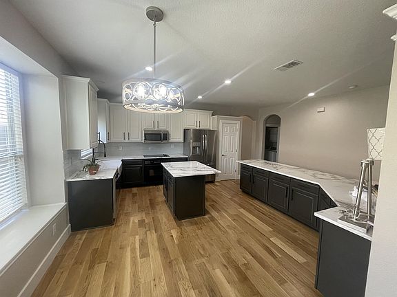 2nd image of 4647 Chasemoor Pl