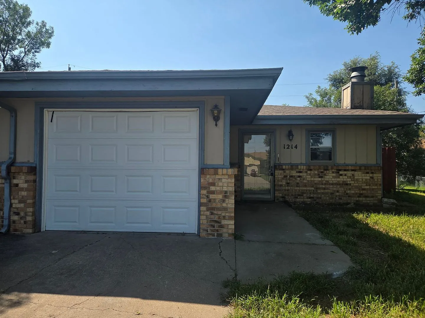 1214 Bluestem Dr — Photo 1