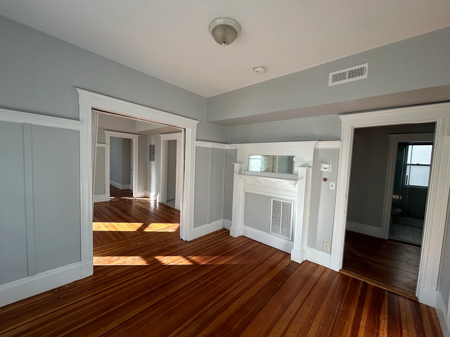 3 bed, $3,200 — Photo 4