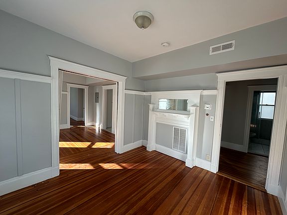 4th image of 14 Belknap St #2